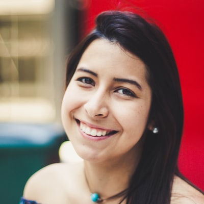 情报收集专家王静女士肖像